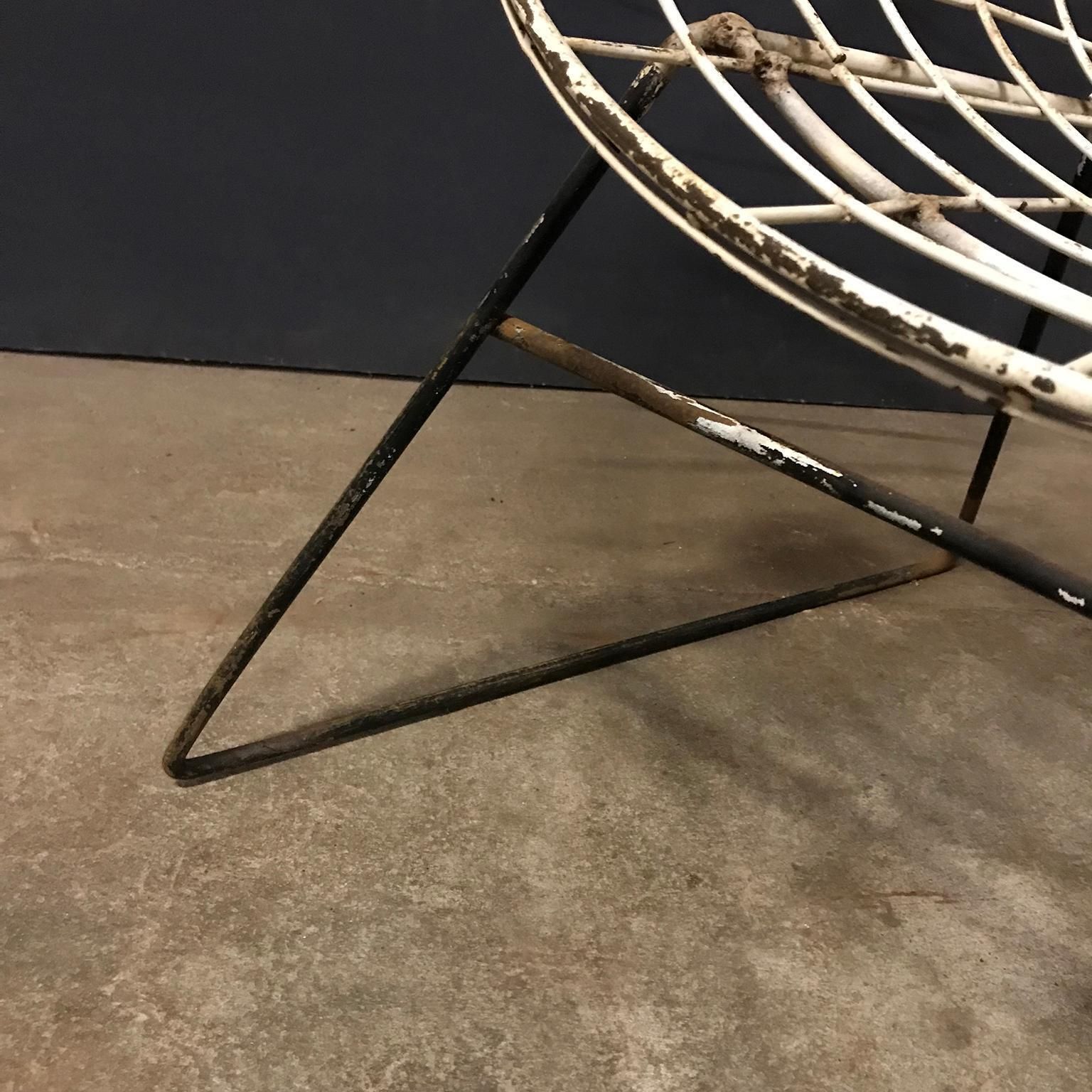 849.0 Elegant 1960s Chair In Style Of Ferrari And Hardoy Plus Bertoia, Circa 1960 photo