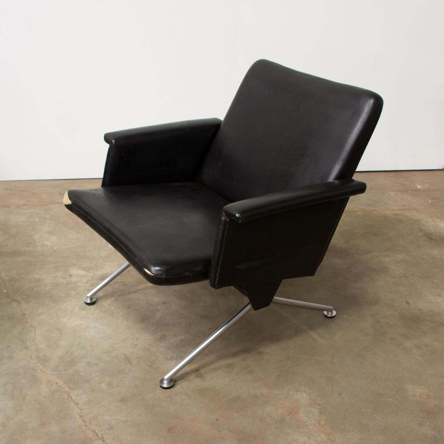Furniture 1961, Andre Cordemeyer For Gispen, Set Of Two Midcentury Dutch Easy Chairs 1432 photo