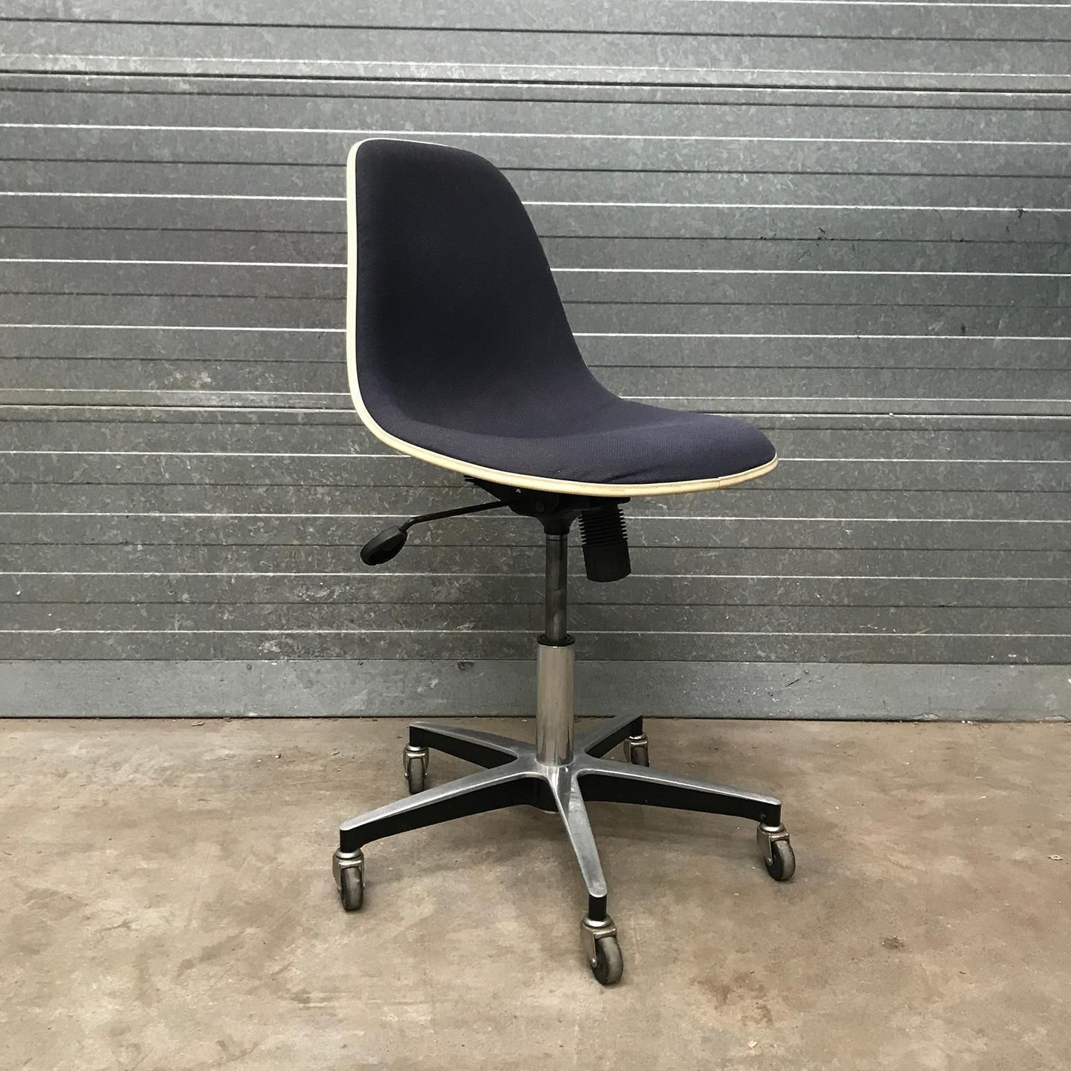 1958, Ray & Charles Eames, Herman Miller, Pscc Fiberglass Office Desk Chair photo for sale