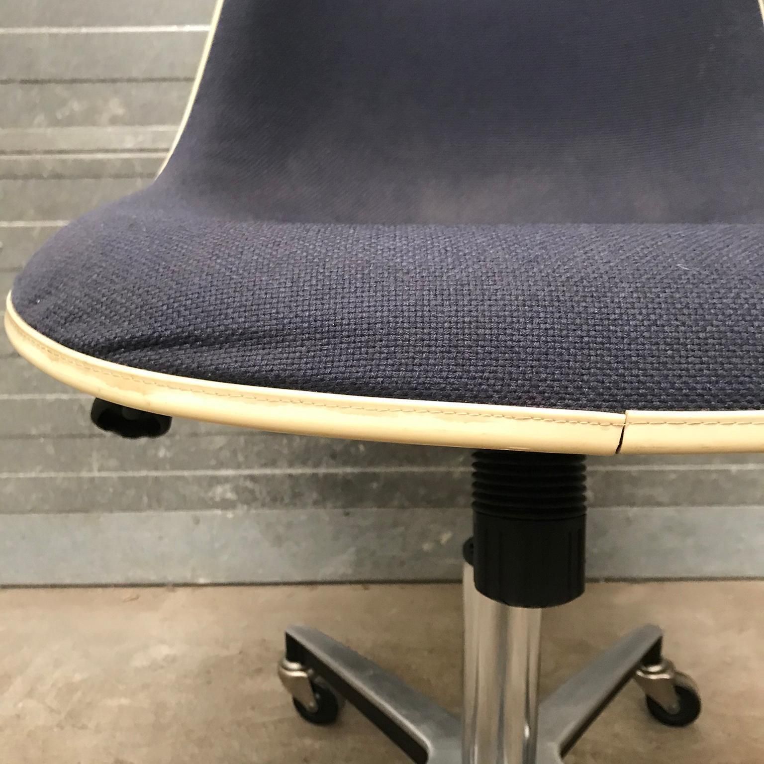 photo furniture 1958, Ray & Charles Eames, Herman Miller, Pscc Fiberglass Office Desk Chair