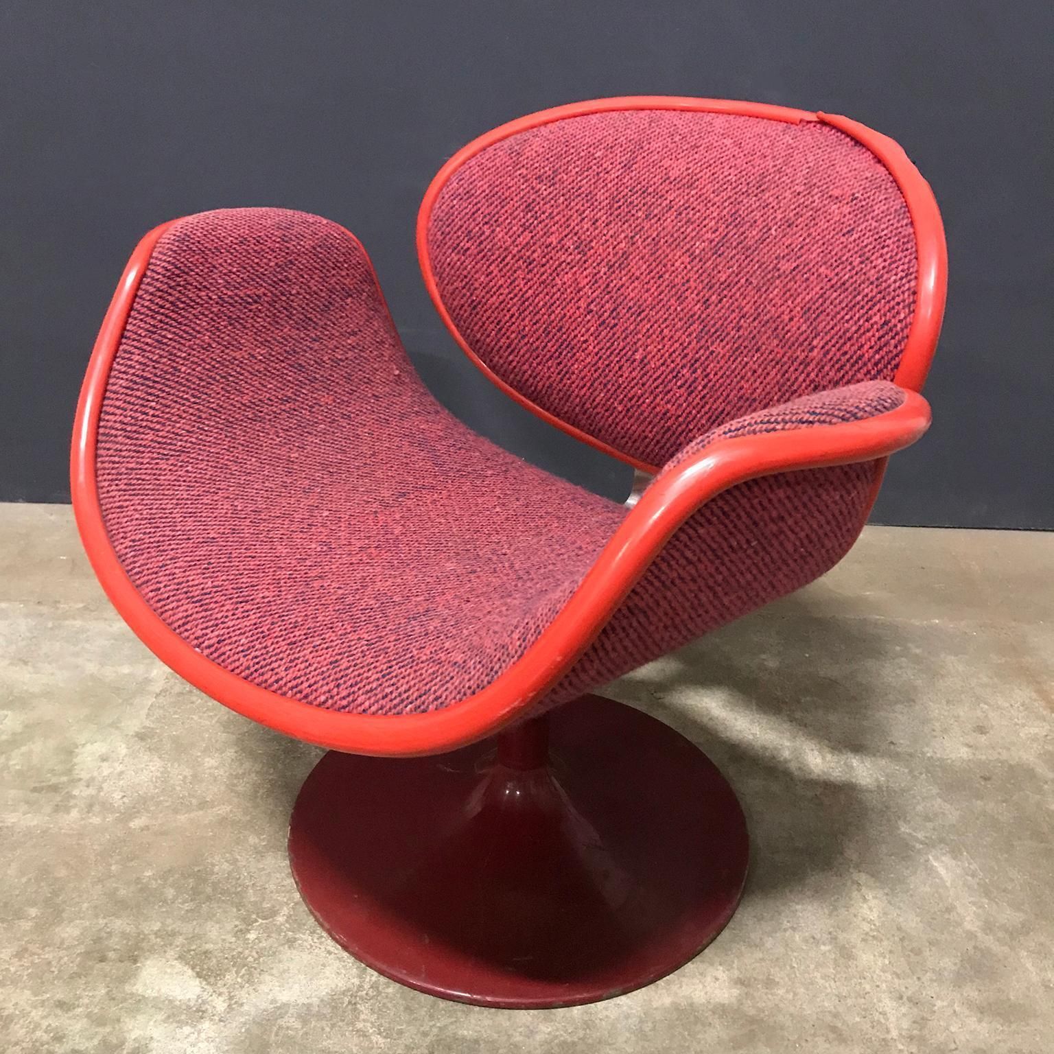 photo vintage 1965, Pierre Paulin For Artifort, Set Early Original Base And Red Blue Fabric