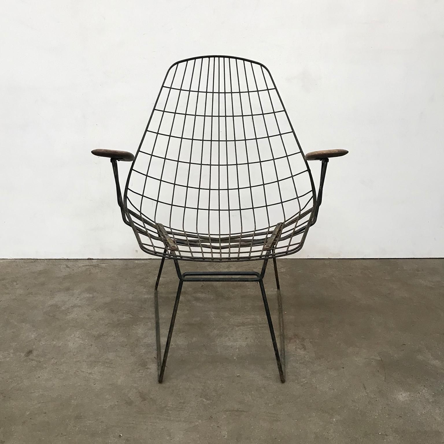 photo vinterior Set Of Two Rare Black Wire Easy Chairs With Wooden Armrests, Circa 1960