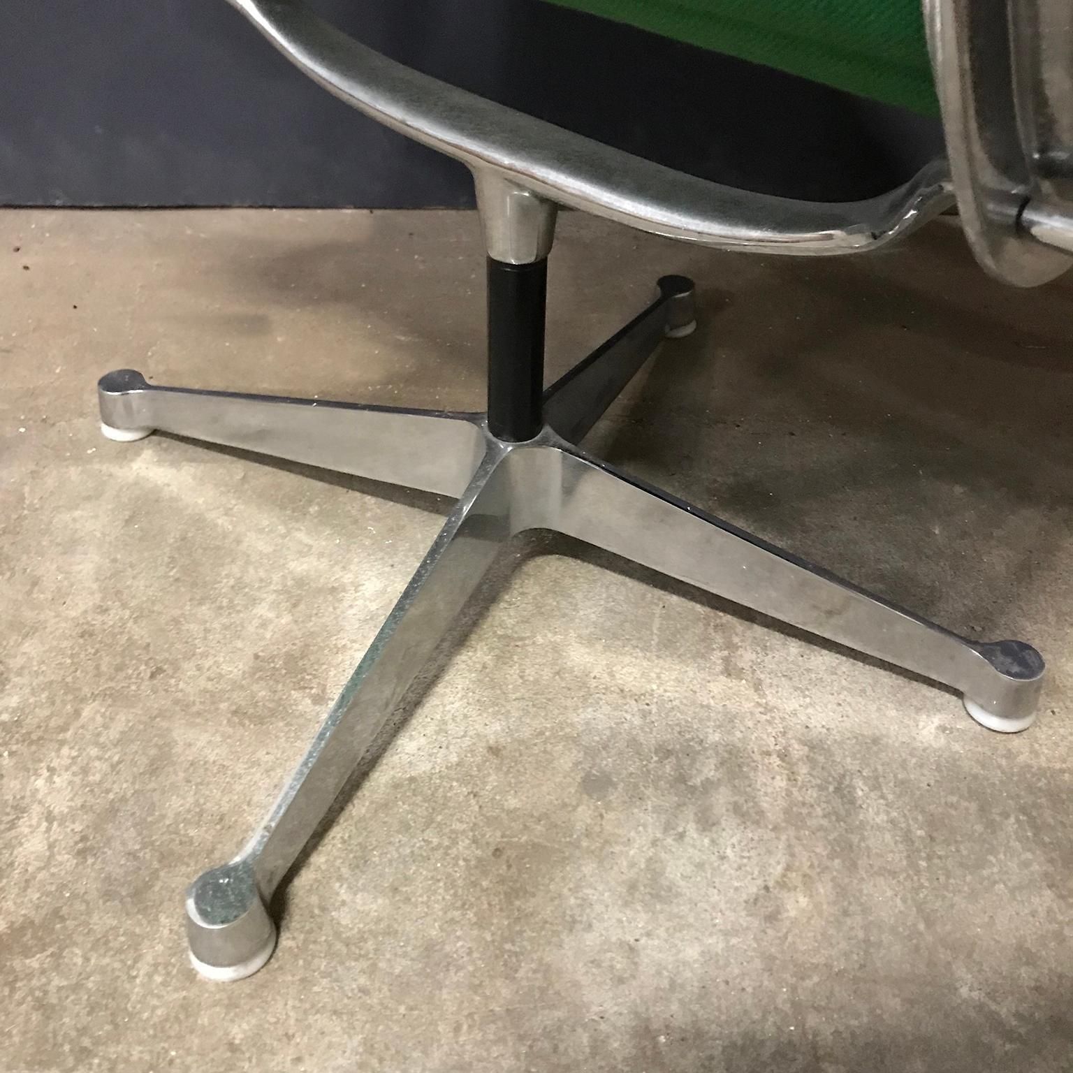 2005.0 1958, Ray / Charles Eames; Miller, Ea 116, Flat Base Easy Chair In Apple Green photo