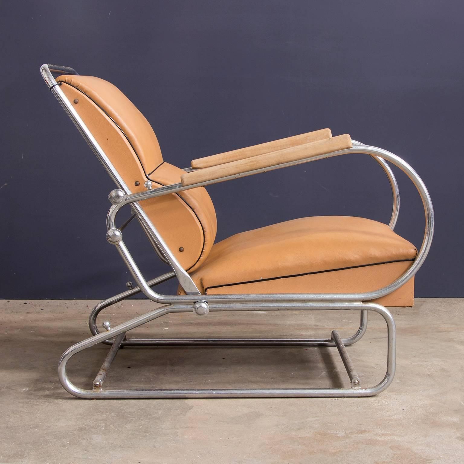 Adjustable Tubular Easy Chair In Original Leather + Wooden Armrests, Circa 1930 photo for sale