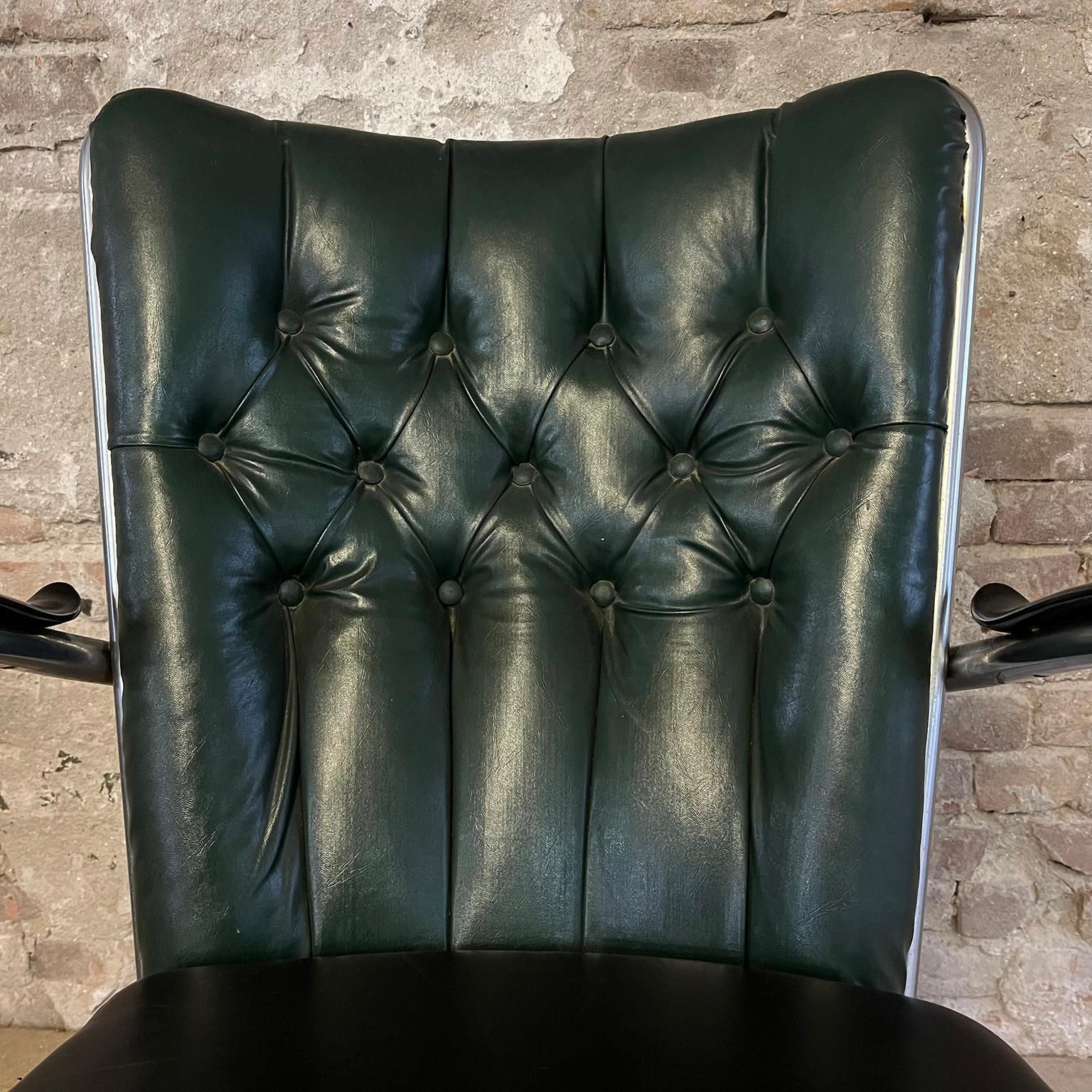 photo furniture Gispen 412 Padded, Dark Green And Black Cushions Leather Upholstery