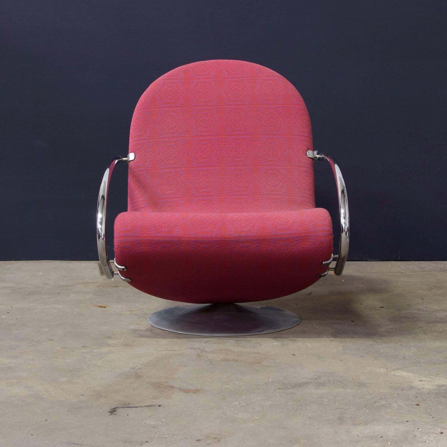 1973, Verner Panton, 1 2 3 Serie Easy Chair In Original Panton Fabric photo for sale