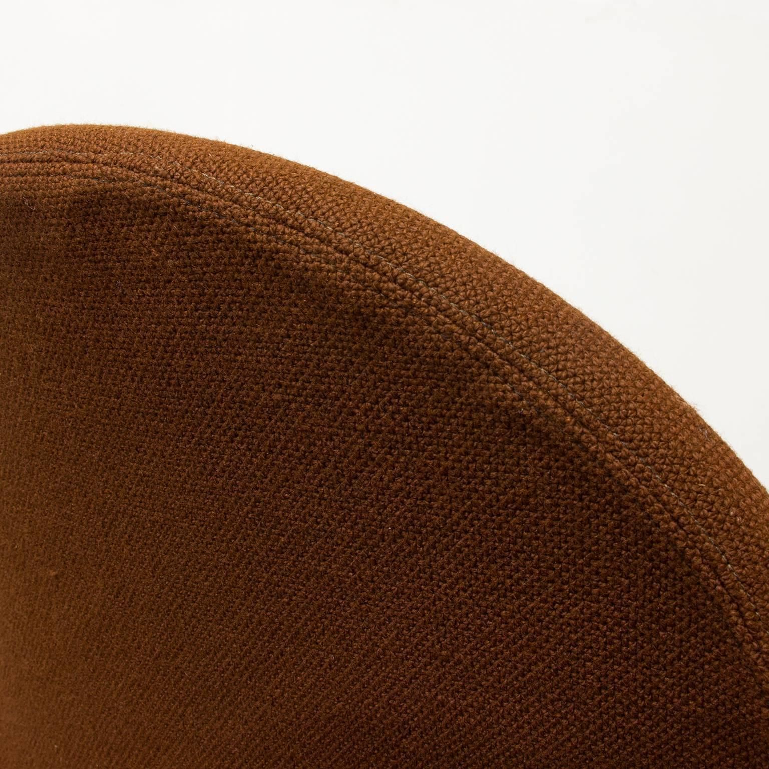 photo furniture 1973 Verner Panton, 1 2 3 Series Dining Chair In Brown Fabric