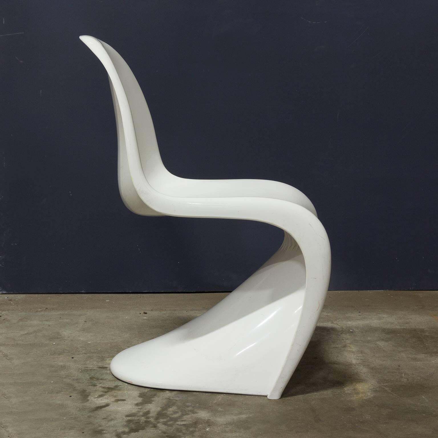 1965, Verner Panton, Stacking Chair, Herman Miller, Second Edition In White photo furniture