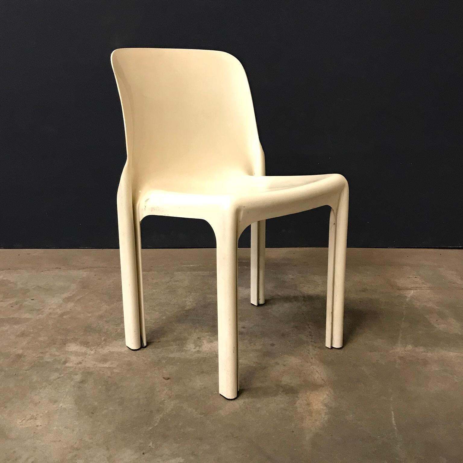 1969, Vico Magistretti For Artemide, Set Of Four White Selene Chairs photo Furniture