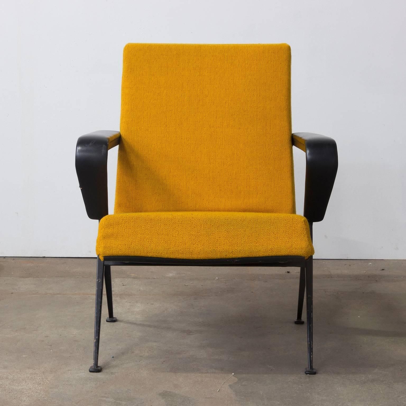 1969 Friso Kramer, Ahrend De Cirkel Repose Lounge Armchair New Yellow Upholstery photo 1702.0