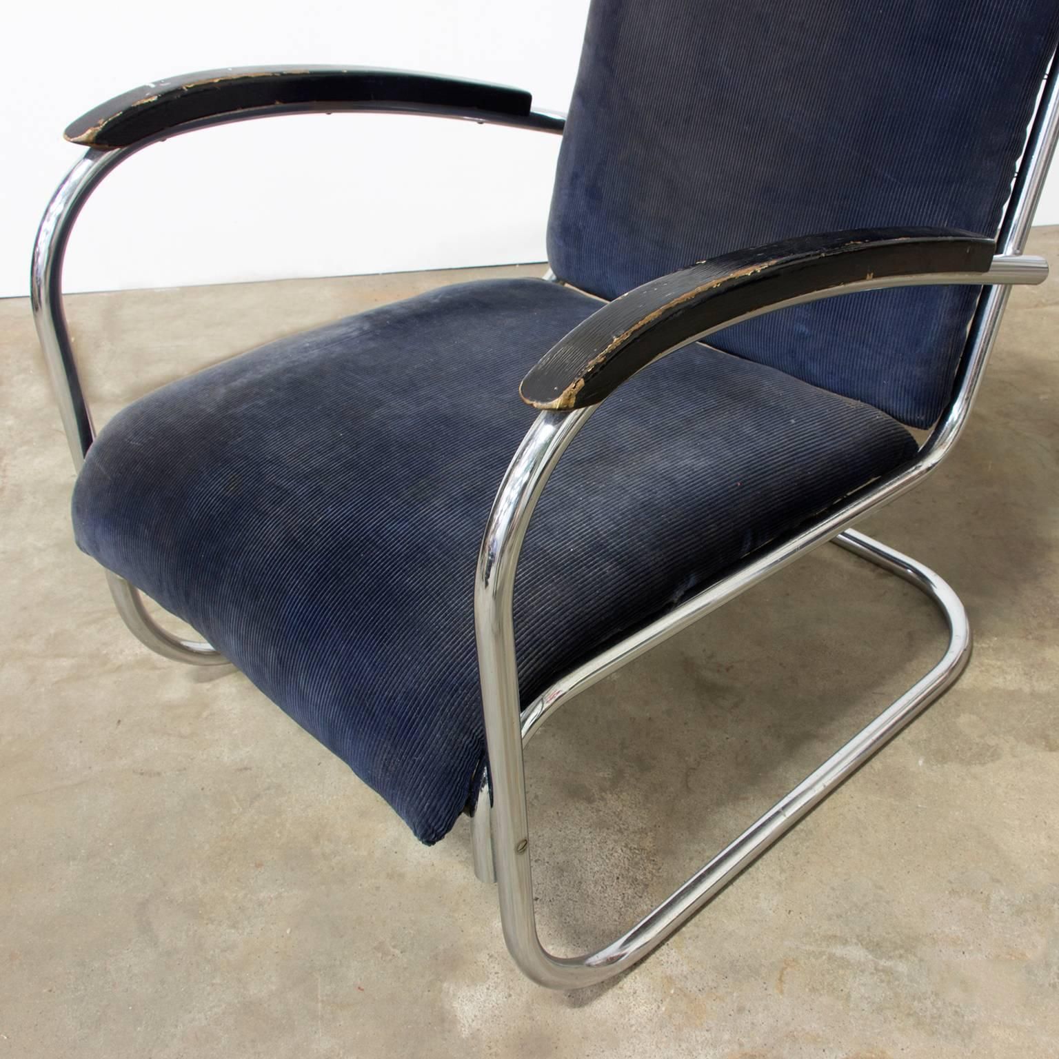 1930s, Paul Schuitema Easy Chair, Fabric With Black Lacquered Wooden Armrests photo vinterior