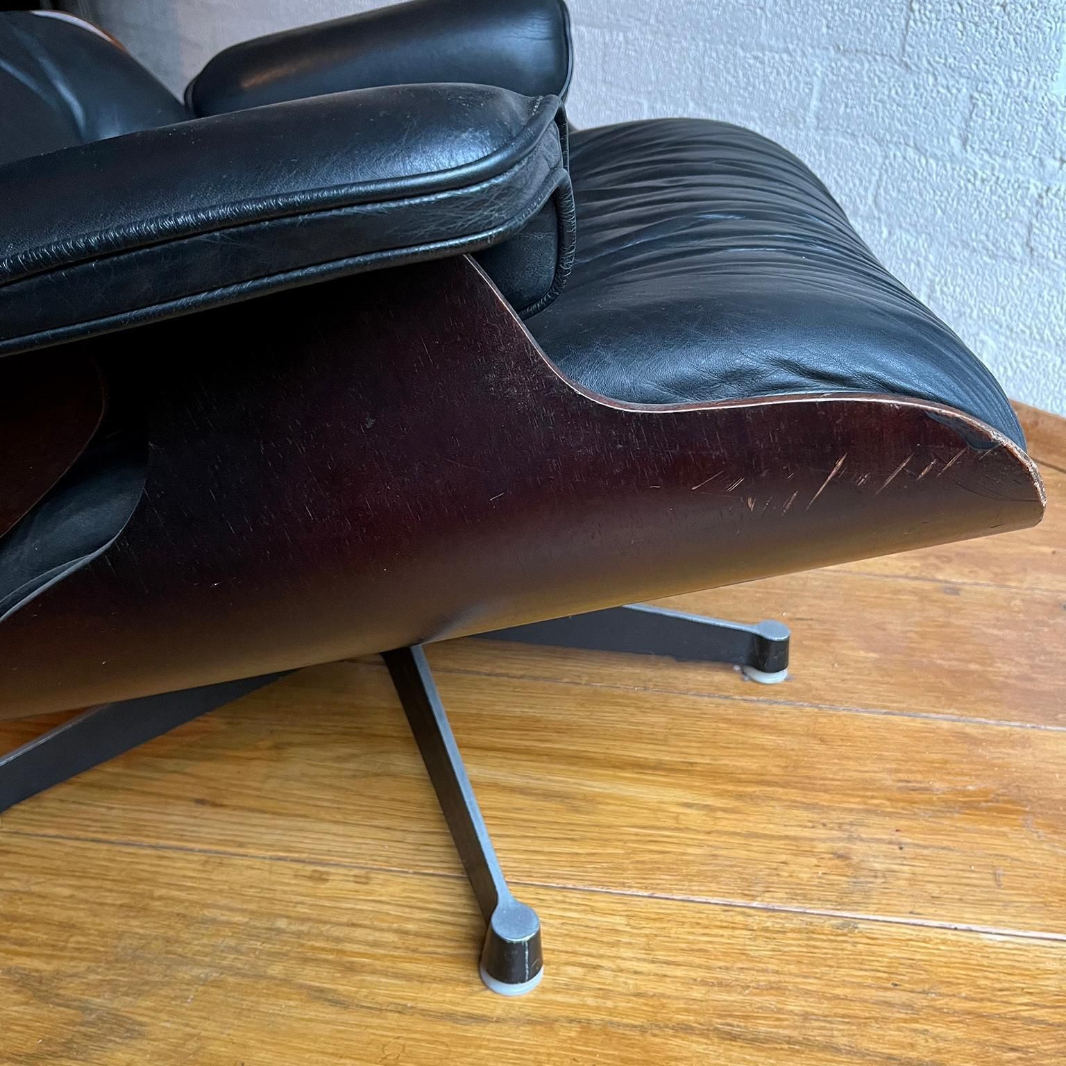 photo vinterior 1956, Ray & Charles Eames, Miller, 1st Version Lounge Chair 1956, Ottoman 1966