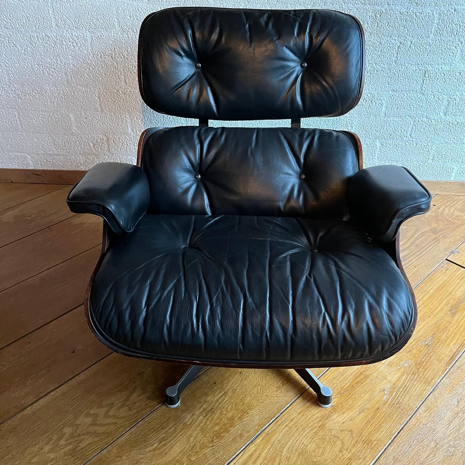 photo buy 1956, Ray & Charles Eames, Miller, 1st Version Lounge Chair 1956, Ottoman 1966