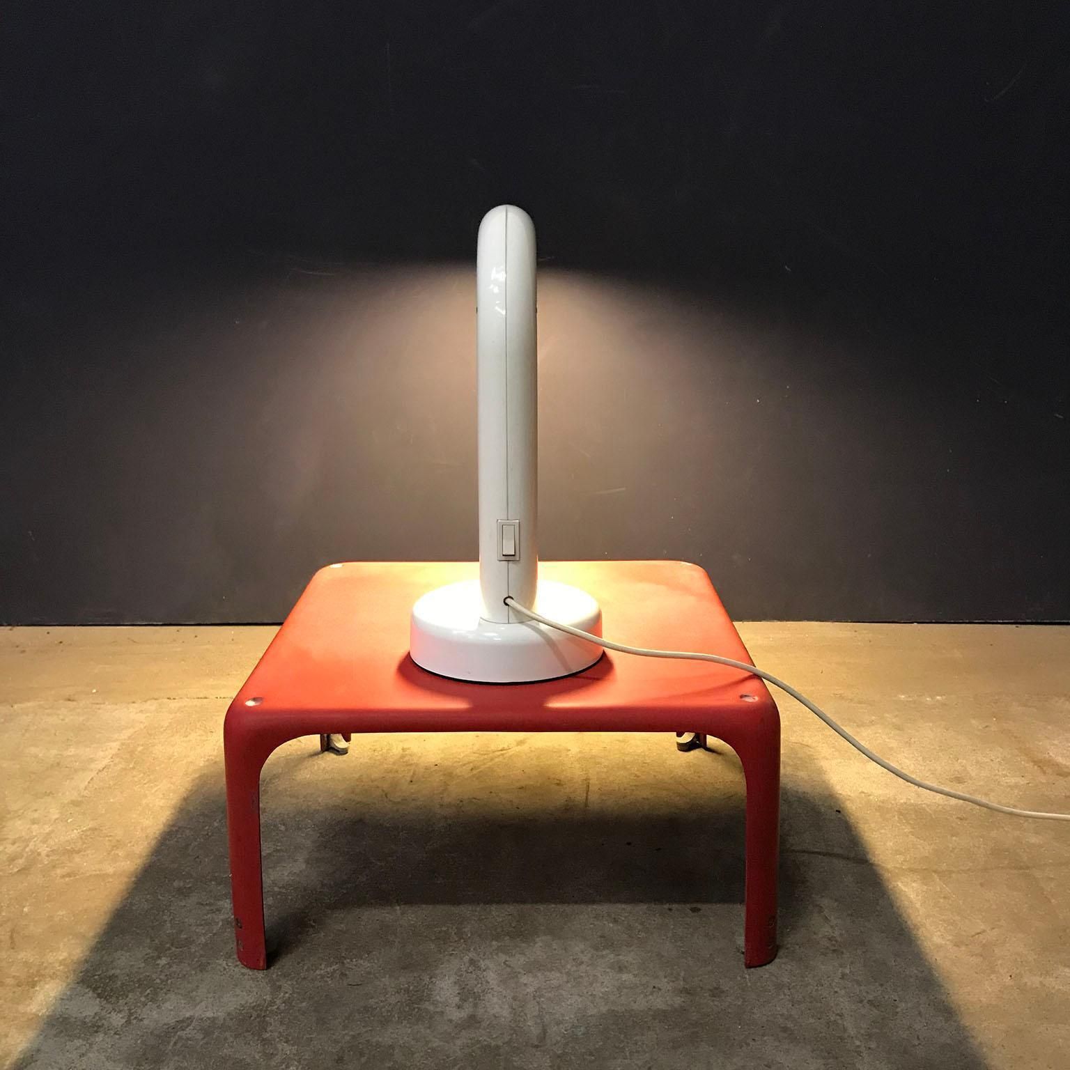 photo furniture 1960, Anders Pehrson For Atelje Lyktan, Sweden, Tube Desk Lamp Off White Plastic