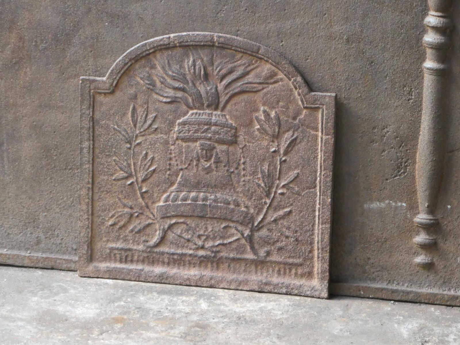 French Neoclassical Fireback / Backsplash, 18th 19th Century photo vinterior