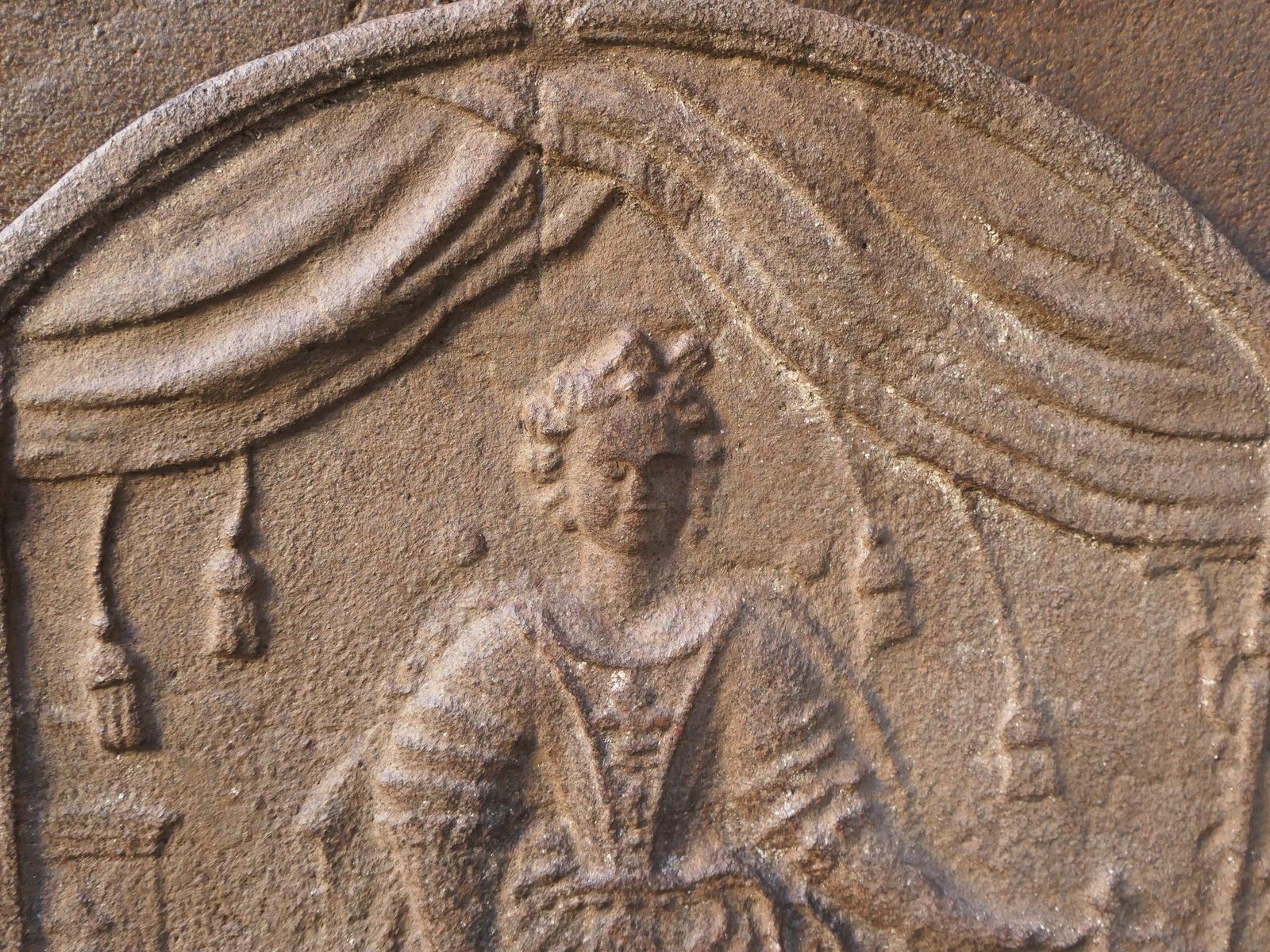 19th Century French 'Marie Leszczyńska' Fireback / Backsplash photo vinterior