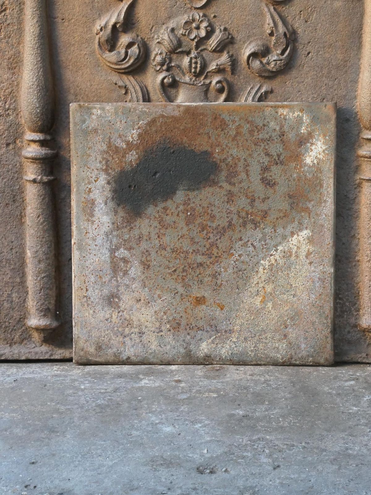 photo furniture Antique French Neoclassical 'Pillars Of Freedom' Fireback / Backsplash