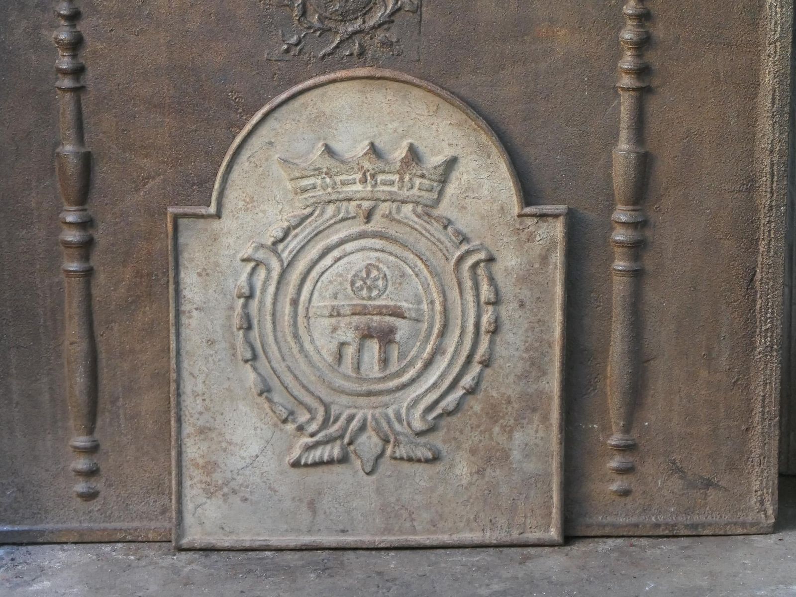 French Louis XIV Style 'Coat Of Arms' Fireback / Backsplash, 20th Century photo Home Fixtures