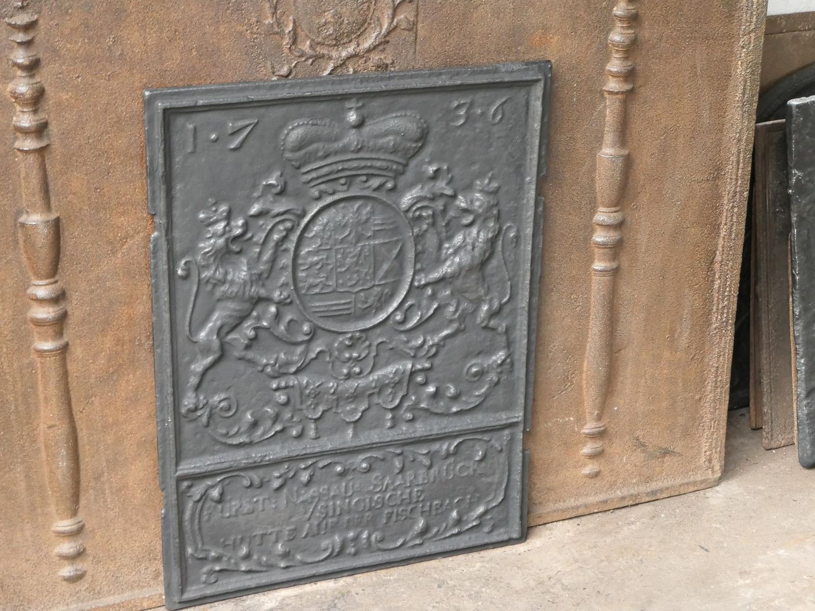 German Louis XV Period 'Coat Of Arms' Fireback / Backsplash, 18th Century photo vinterior