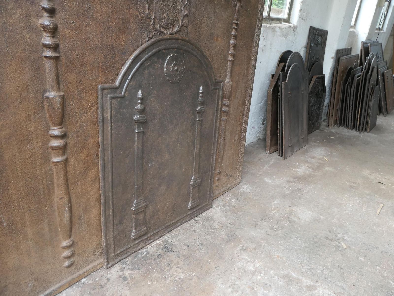 photo furniture Antique French 'Pillars Of Freedom' Fireback / Backsplash, 18th   19th C.