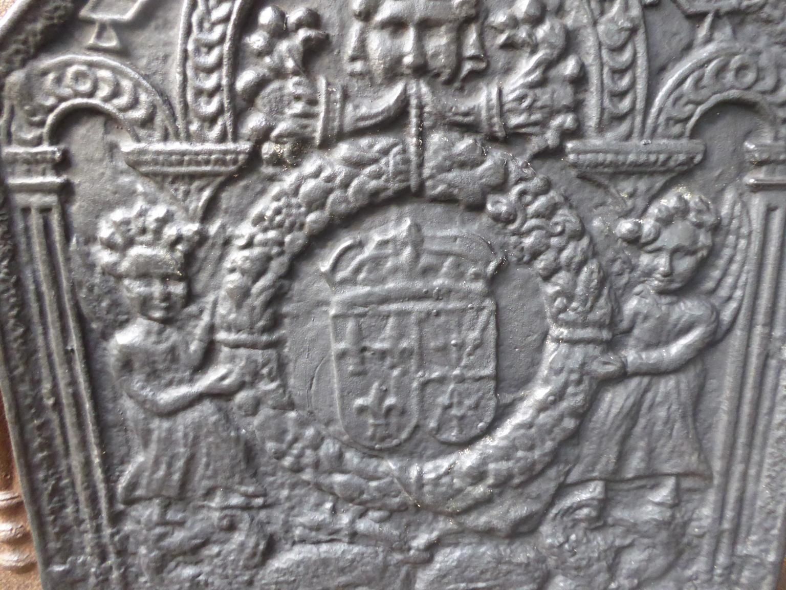 French Louis XIV Style 'Coat Of Arms' Fireback / Backsplash photo vinterior