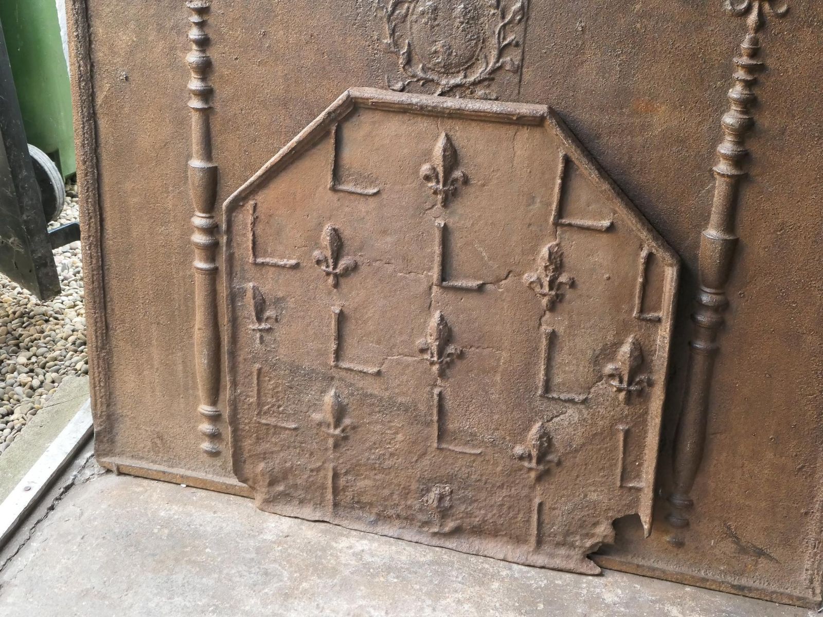 Antique French Louis XIV 'Fleur De Lys' Fireback / Backsplash, 17th Century photo 576.0