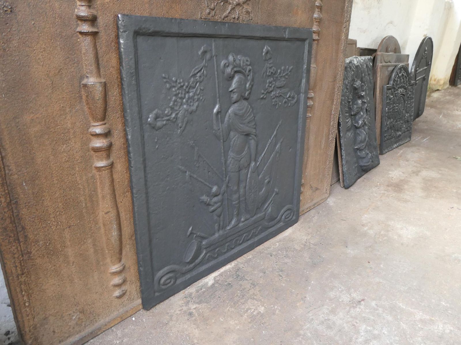 photo vintage Antique French 'Mars' Fireback / Backsplash, 19th Century