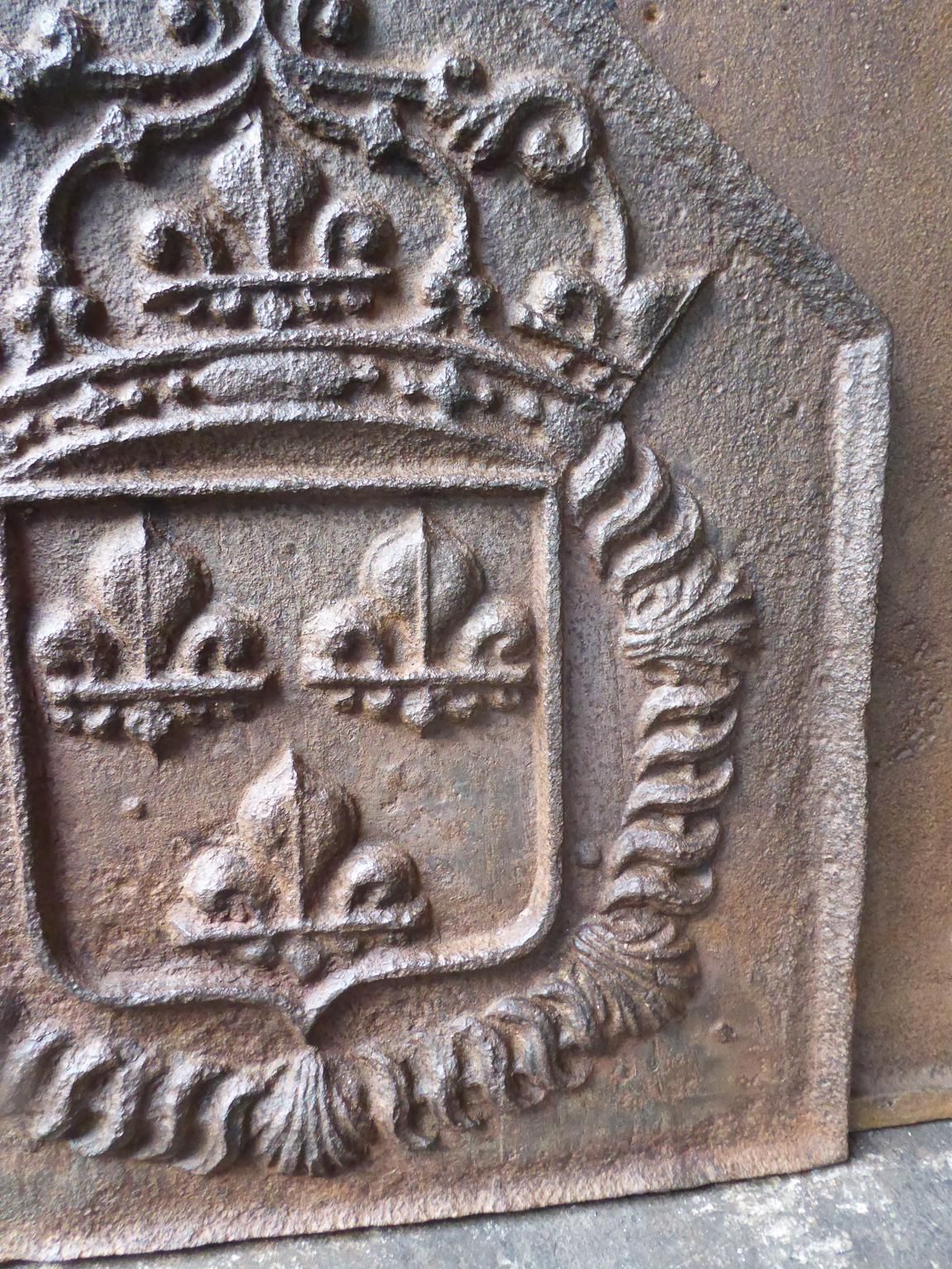 18th Century French Louis XIV Fireback / Backsplash With The Arms Of France photo vinterior