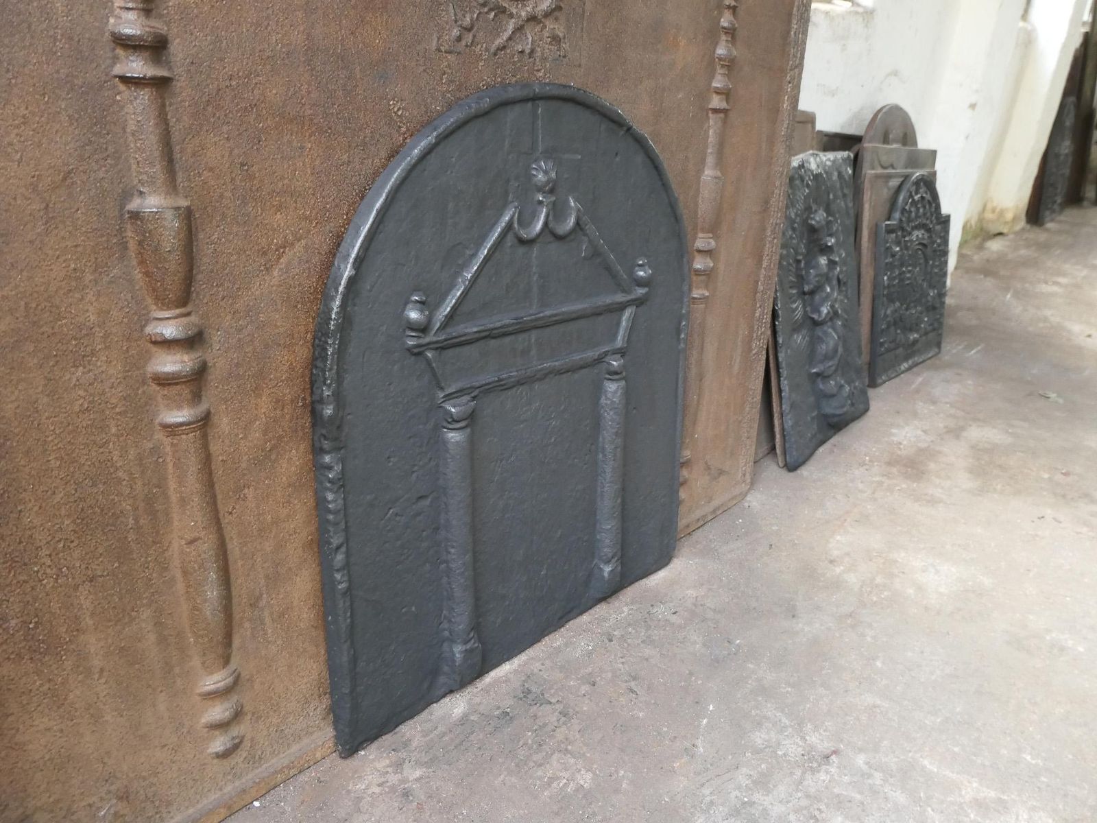 Home Fixtures French Gothic 'Pillars And Pediment' Fireback, 17th Century photo