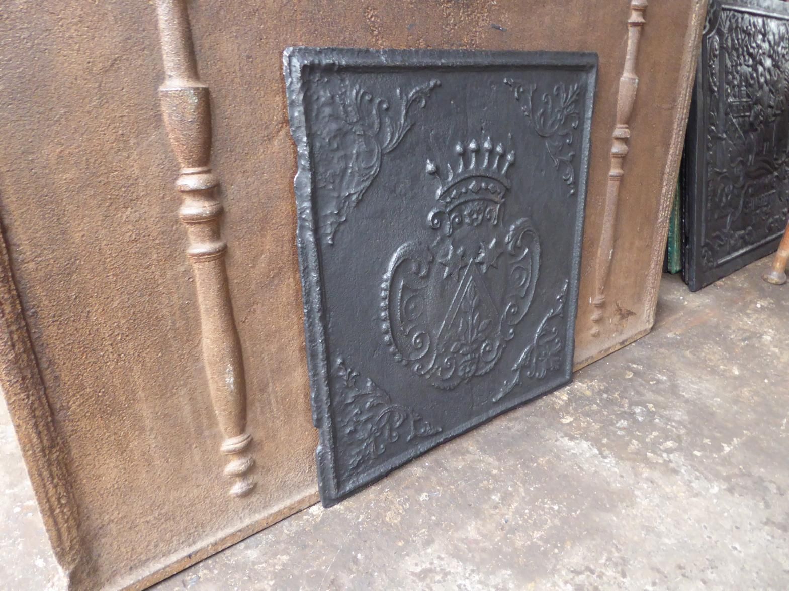 photo furniture 18th Century German Louis XV 'Coat Of Arms' Fireback / Backsplash