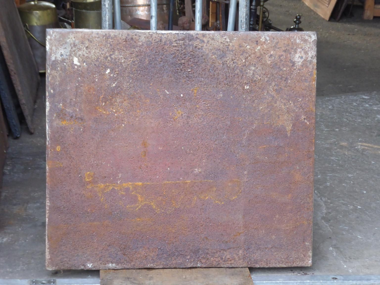 photo vinterior 18th Century French 'Pillars With Saint Andrew's Cross' Fireback / Backsplash