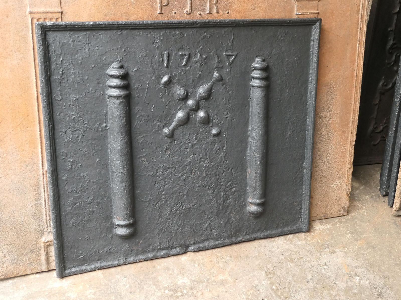 photo furniture Antique Louis XIV 'Pillars With Saint Andrew's Cross' Fireback / Backsplash