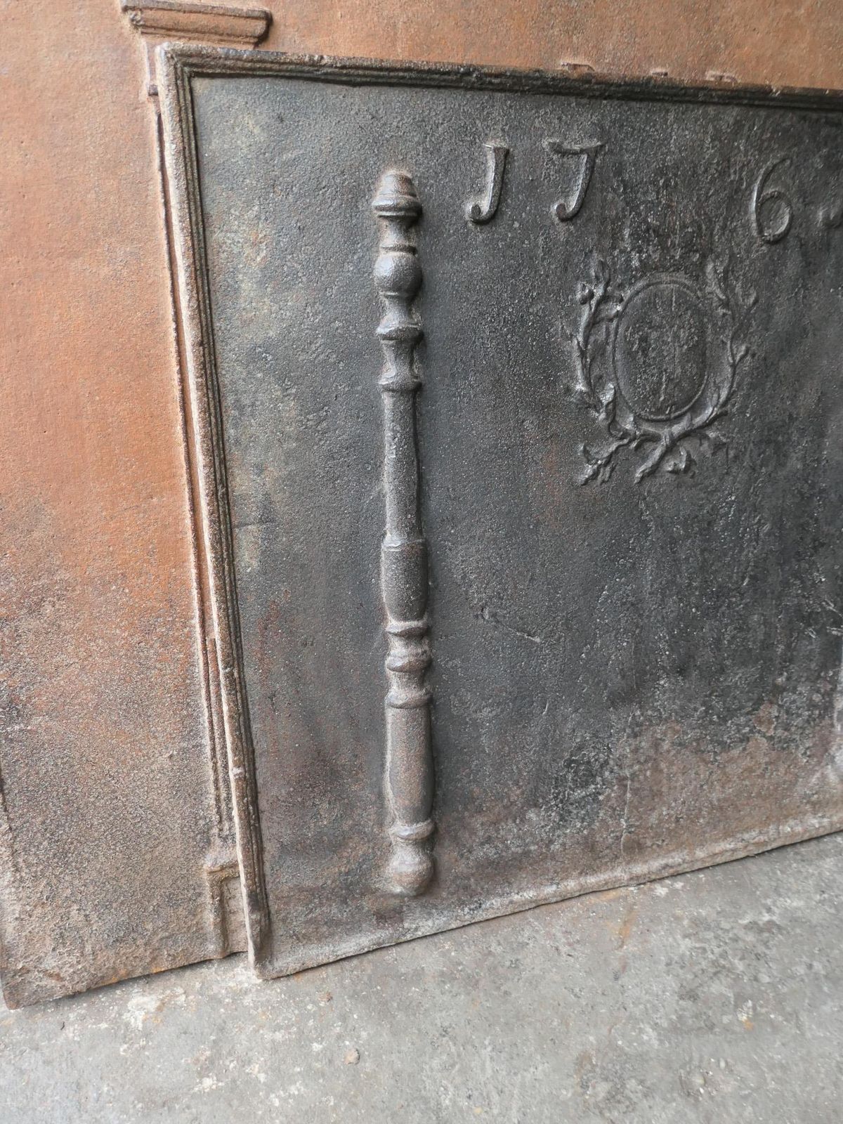photo furniture French Louis XV 'Arms Of France' Fireback / Backsplash, 18th Century