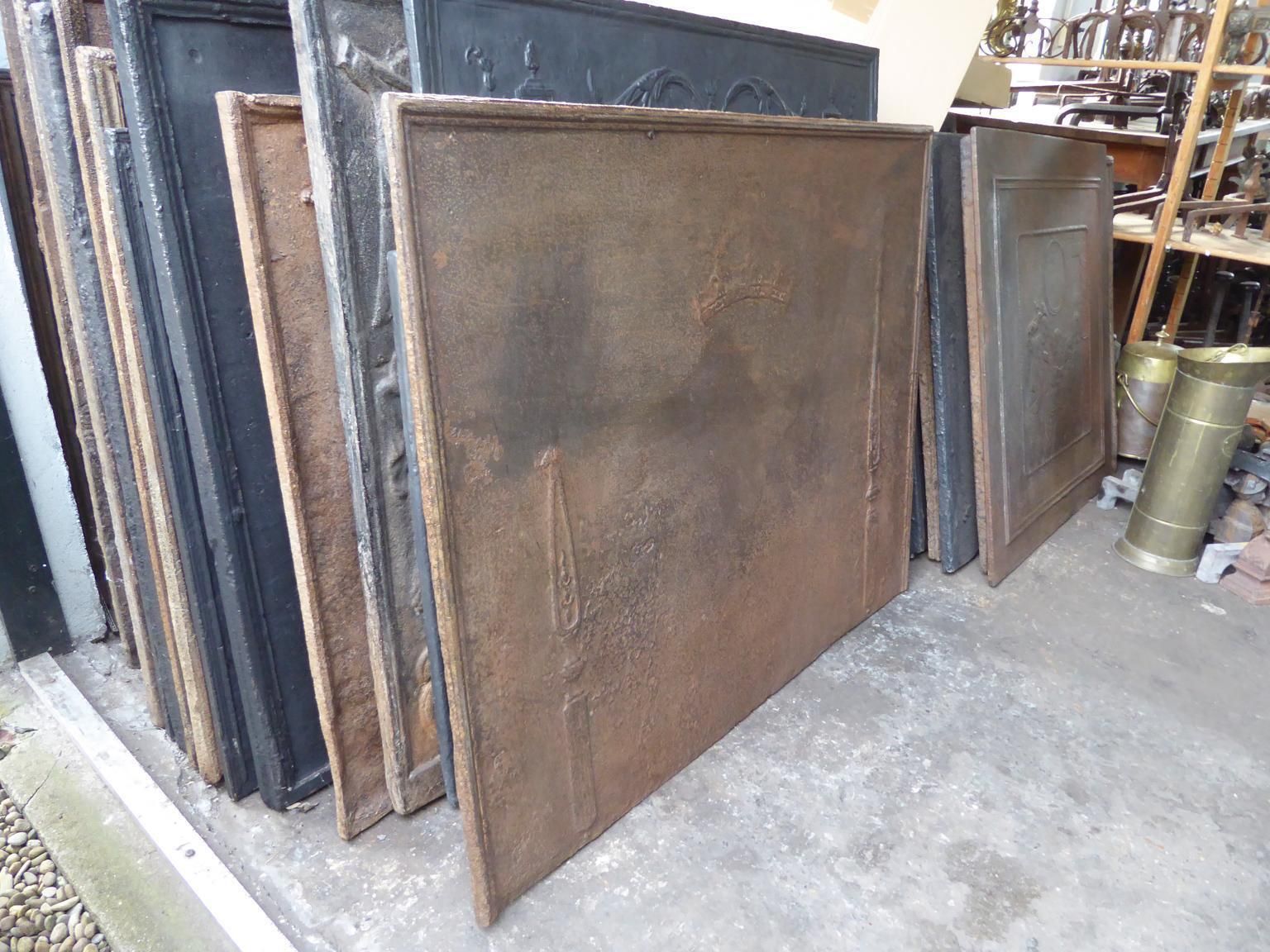 Large 18th Century French 'Pillars With Fleurs De Lys' Fireback / Backsplash photo vinterior