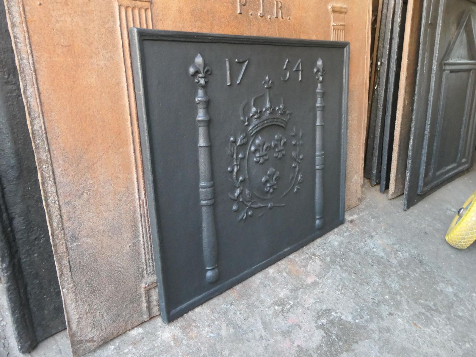 photo vinterior 18th Century French Louis XIV 'Arms Of France' Fireback / Backsplash, Dated 1754
