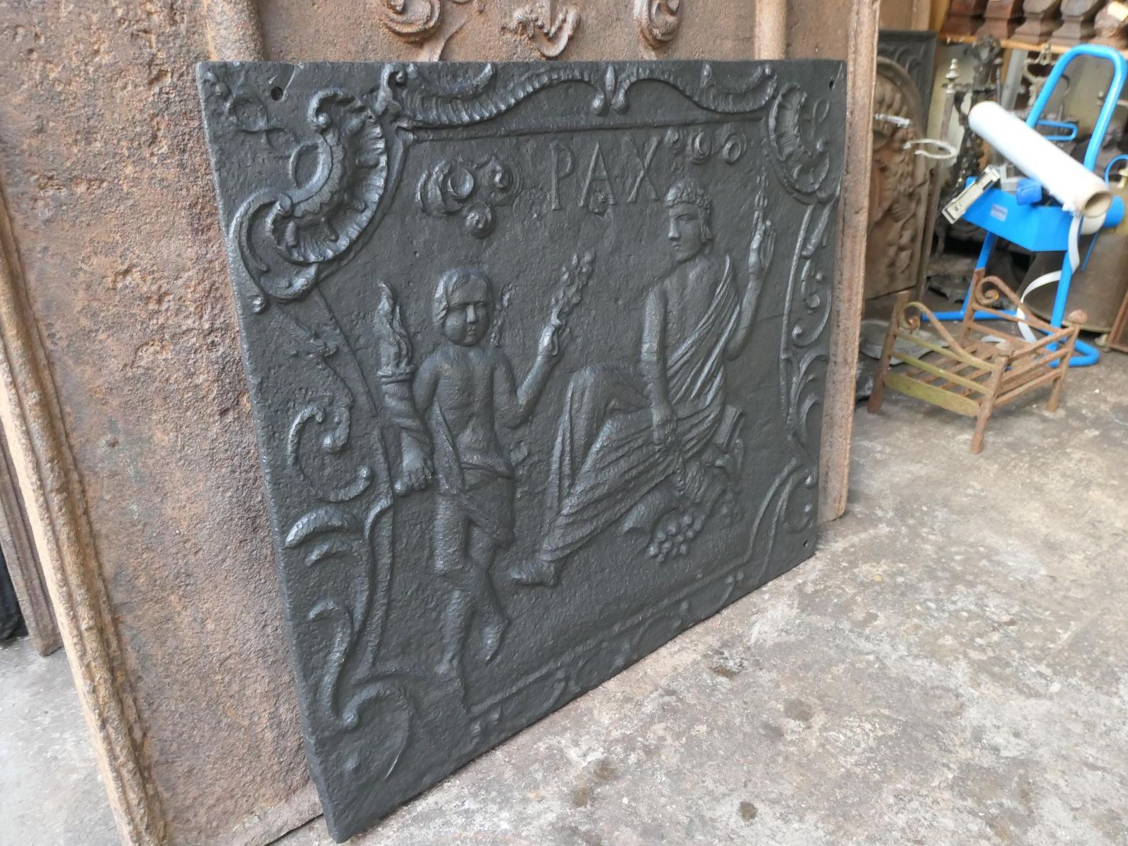 Home Fixtures 18th Century French Louis XV 'Allegory Of Peace' Fireback / Backsplash photo