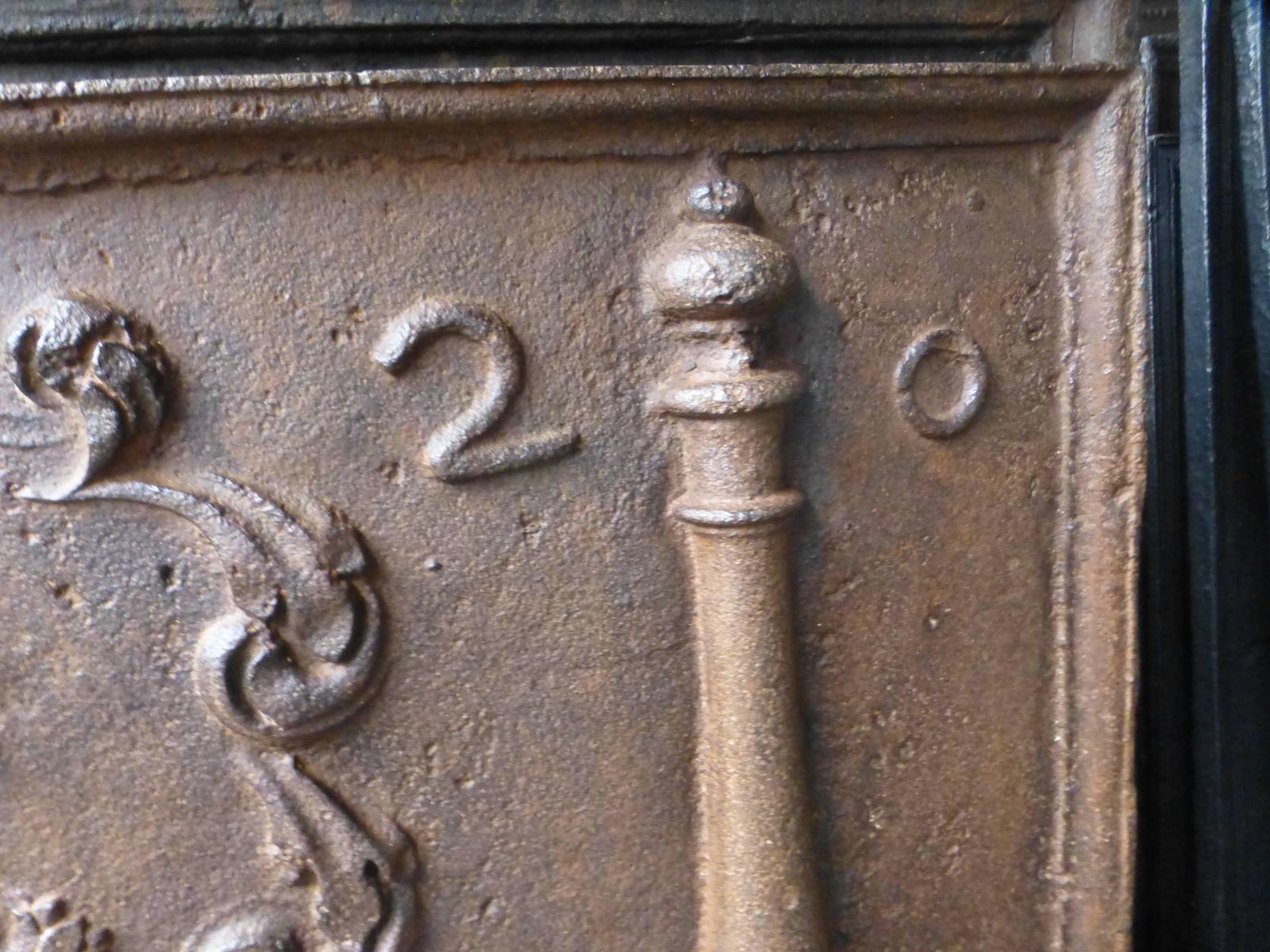 Magnificent French 'Coat Of Arms' Fireback / Backsplash, Dated 1720 photo vintage
