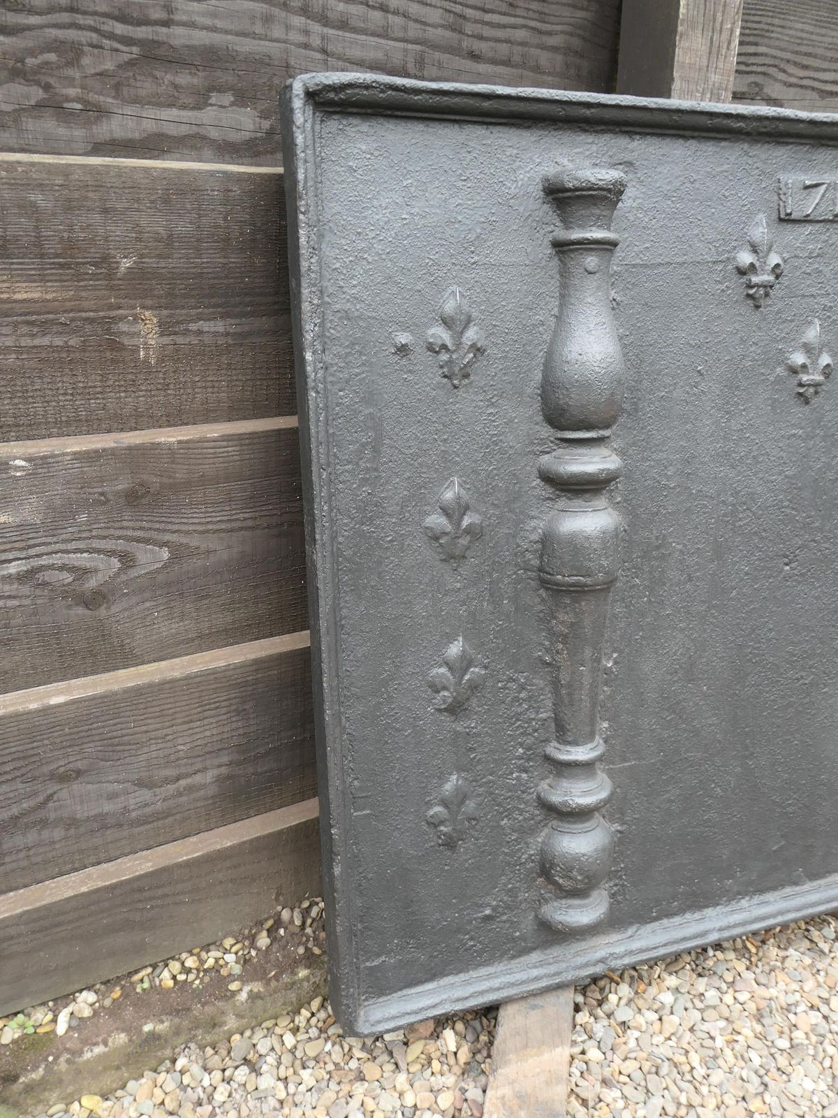 Large 18th Century French Fireback / Backsplash With Pillars And Fleurs De Lys photo vinterior