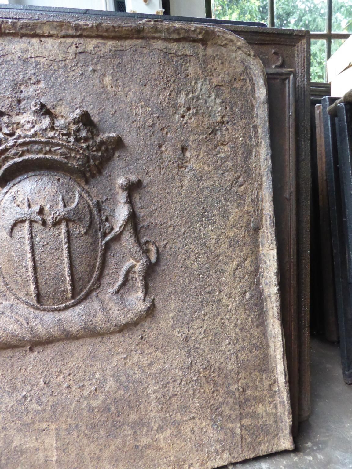Large French Louis XIV 'Coat Of Arms' Fireback / Backsplash, 17th Century photo vinterior