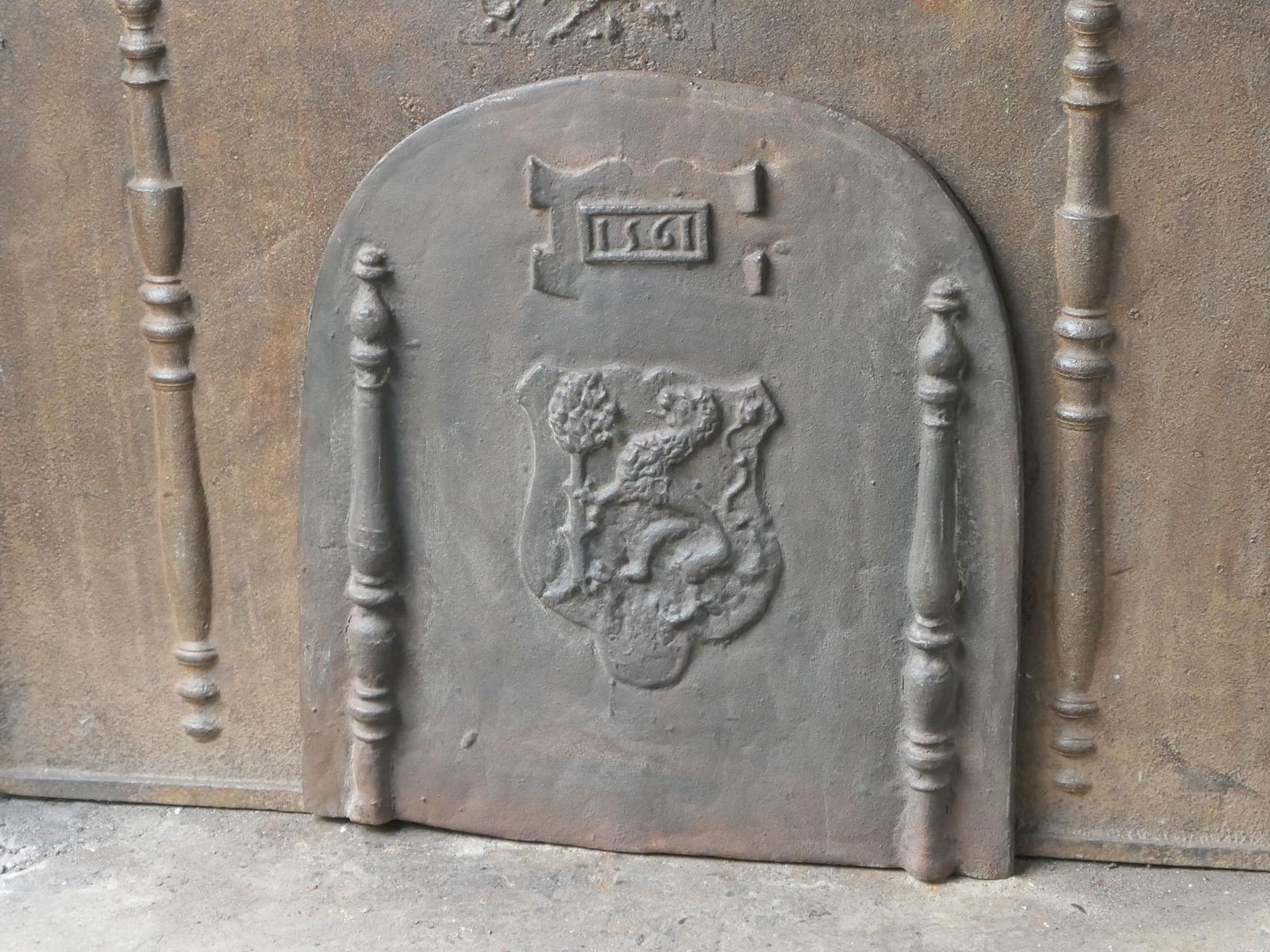 French Louis XIV Style 'Coat Of Arms' Fireback / Backsplash, 20th Century photo vinterior