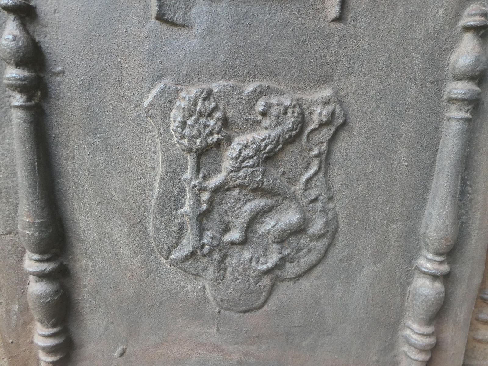 photo furniture French Louis XIV Style 'Coat Of Arms' Fireback / Backsplash, 20th Century
