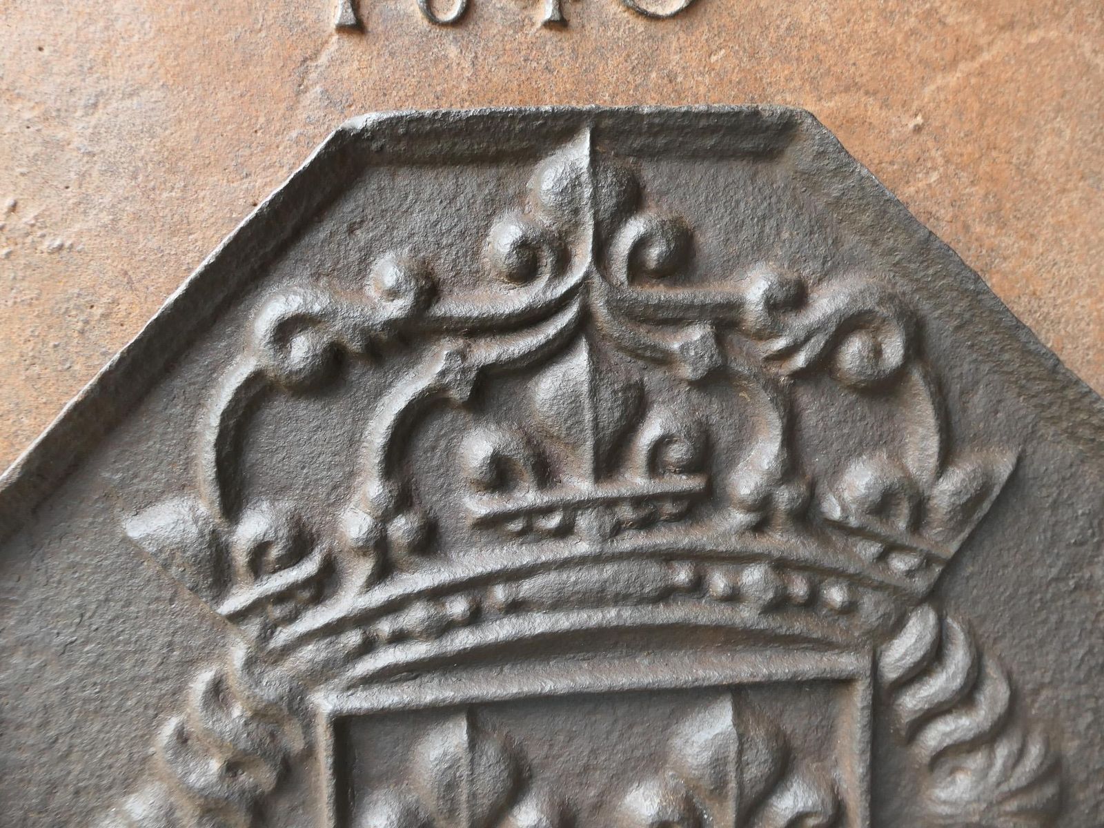 photo furniture French Louis XIV Style 'Arms Of France' Fireback / Backsplash