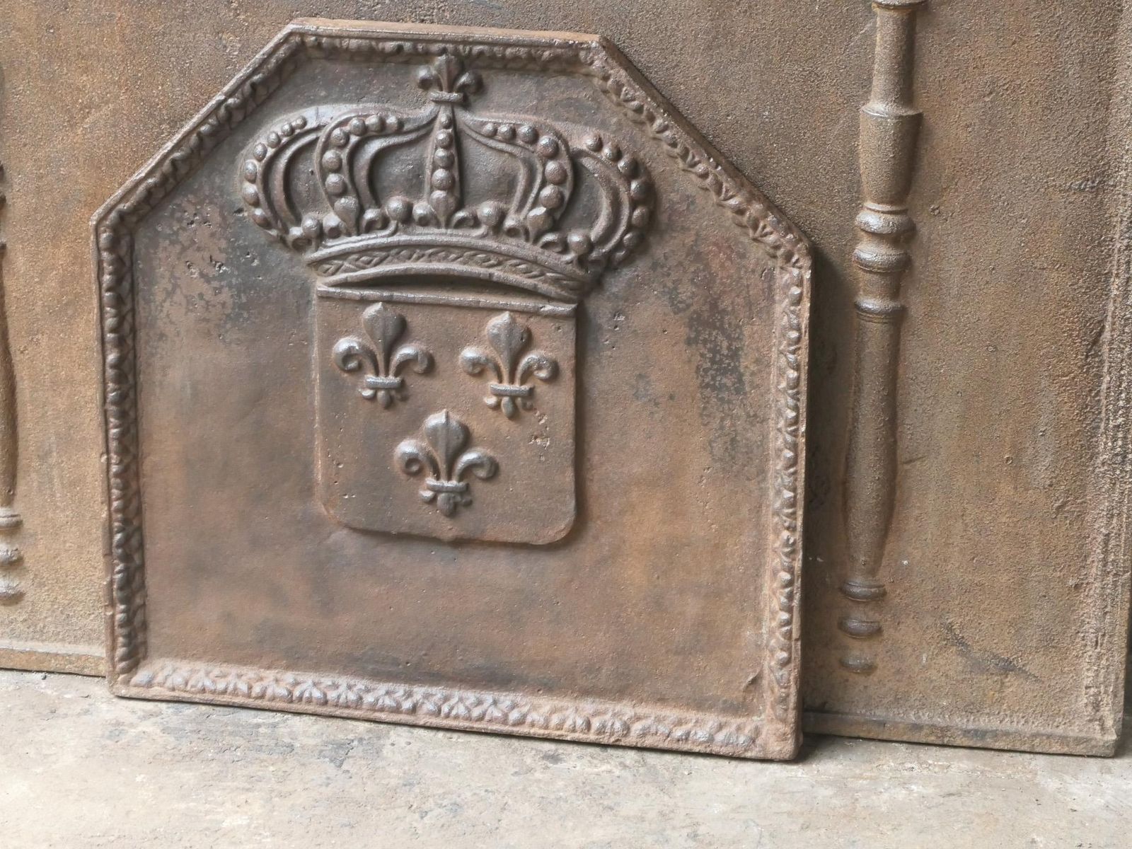 18th Century French Louis XV 'Arms Of France' Fireback / Backsplash photo 576.0