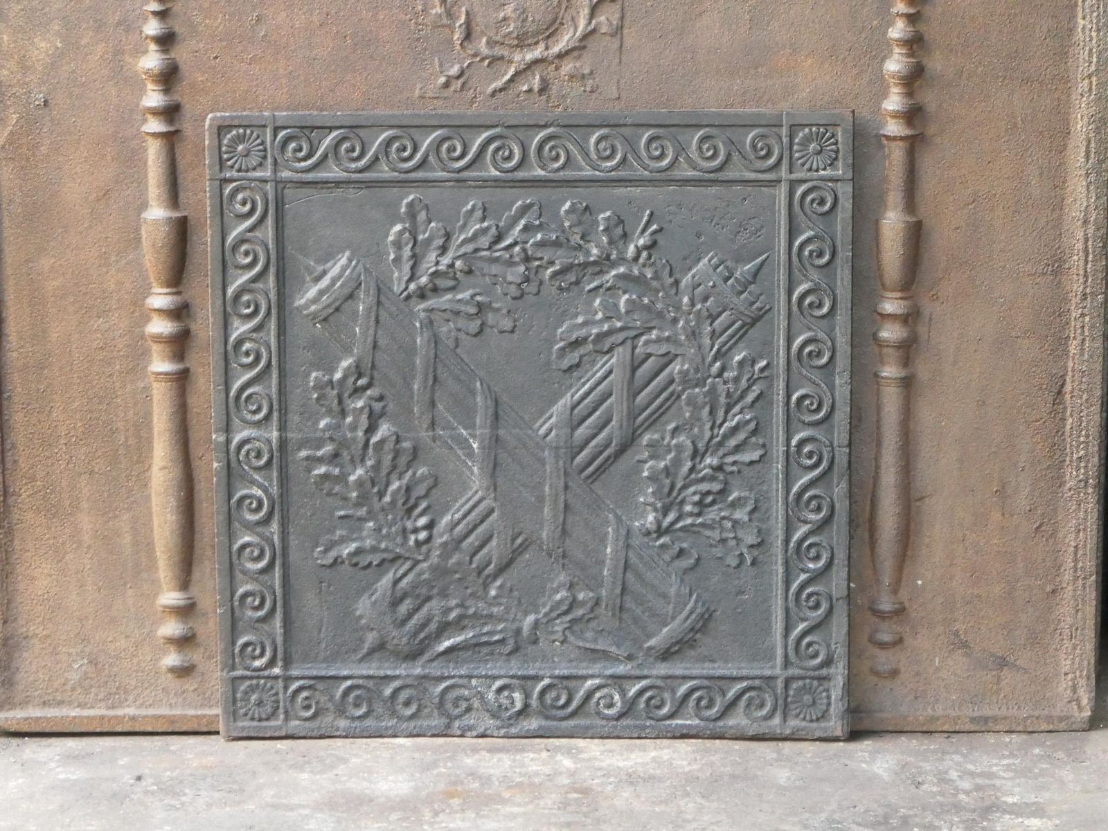 photo vinterior French Neoclassical 'Fasces' Fireback / Backsplash, 18th 19th Century