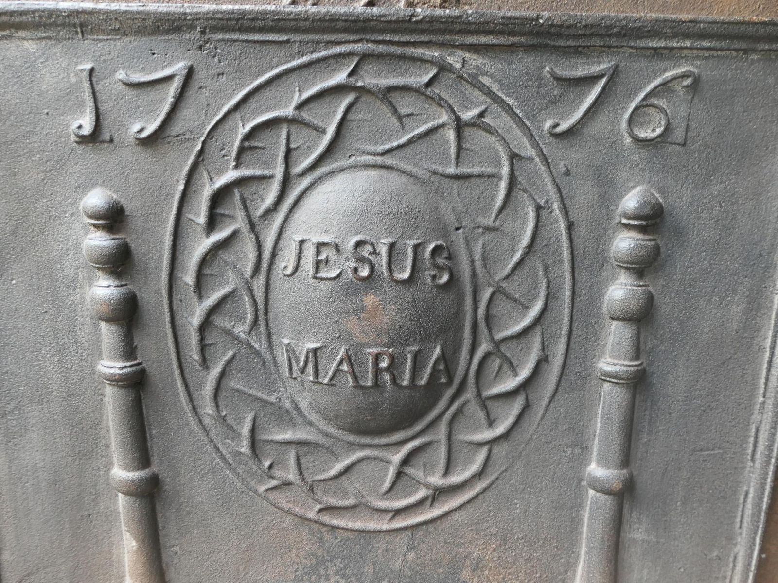 photo furniture 18th Century French Louis XV Period 'Religious Theme' Fireback / Backsplash