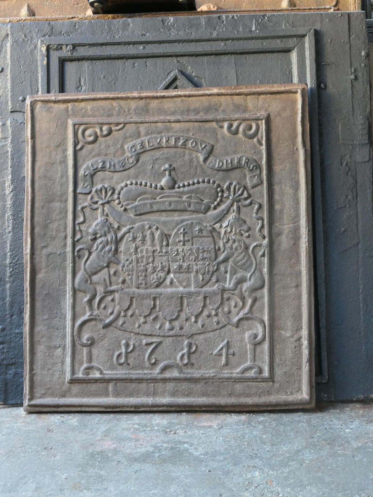 German Louis XIV Style Coat Of Arms Fireback / Backsplash, 20th Century photo Home Fixtures