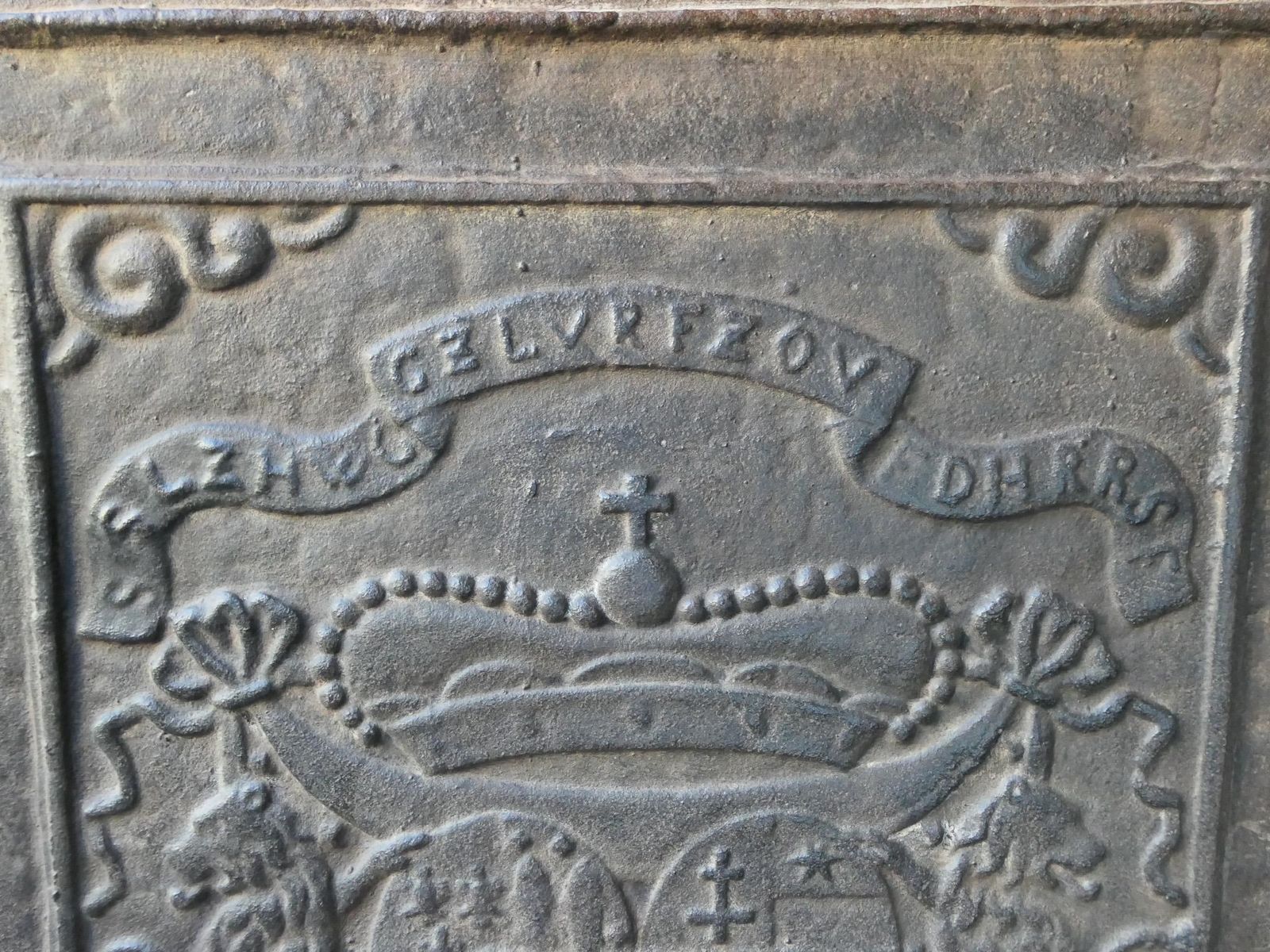German Louis XIV Style Coat Of Arms Fireback / Backsplash, 20th Century photo vintage