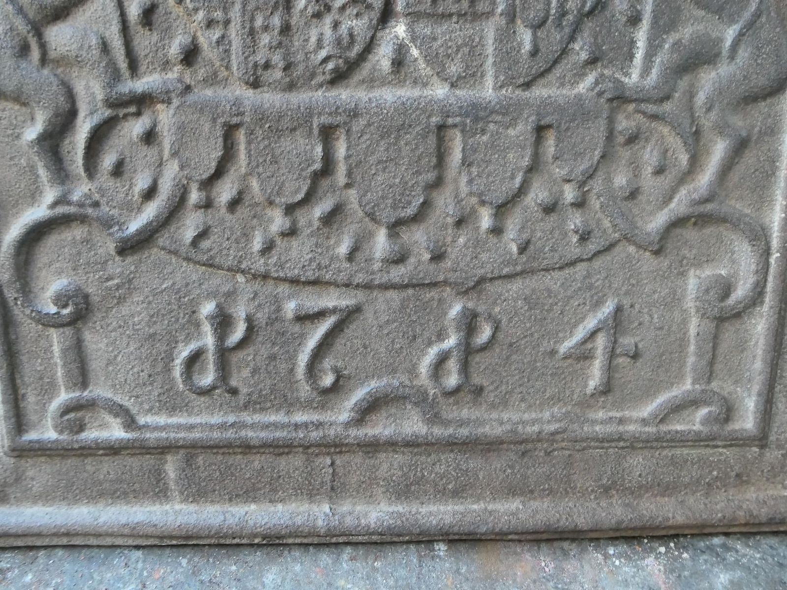 photo furniture German Louis XIV Style Coat Of Arms Fireback / Backsplash, 20th Century