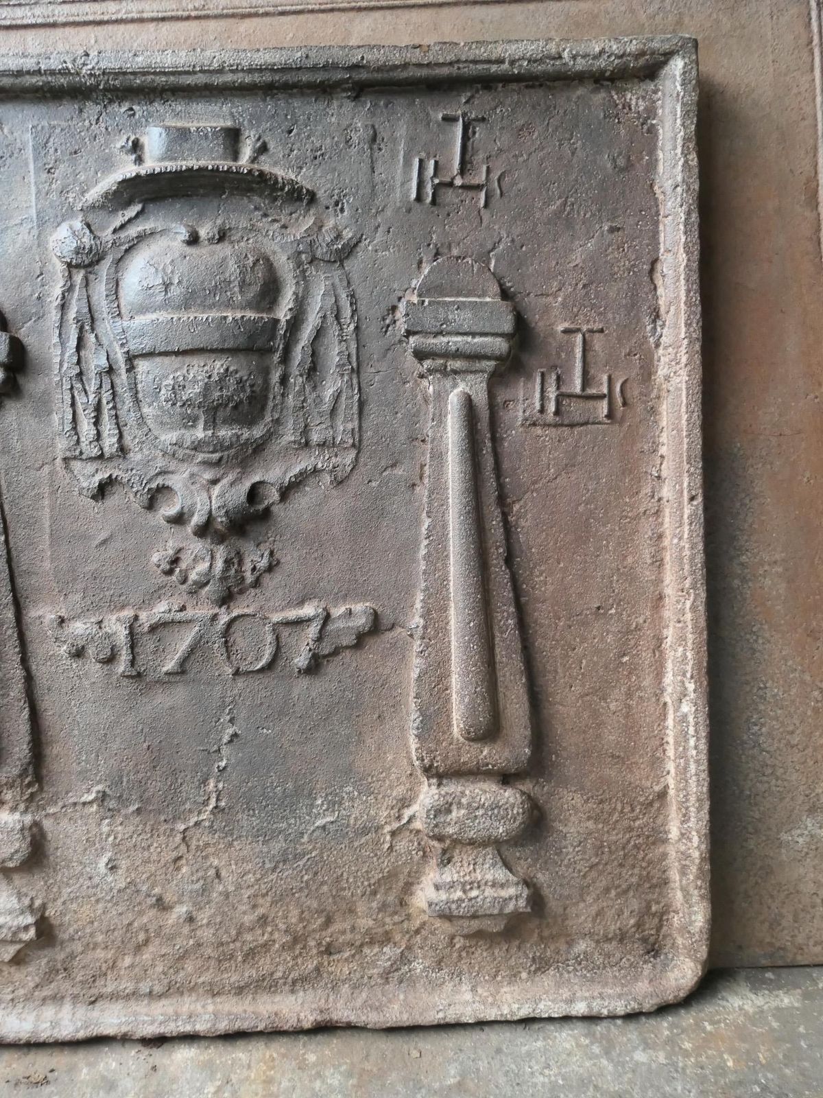 photo buy 18th Century French 'Pillars With Ihs Monograms' Fireback / Backsplash