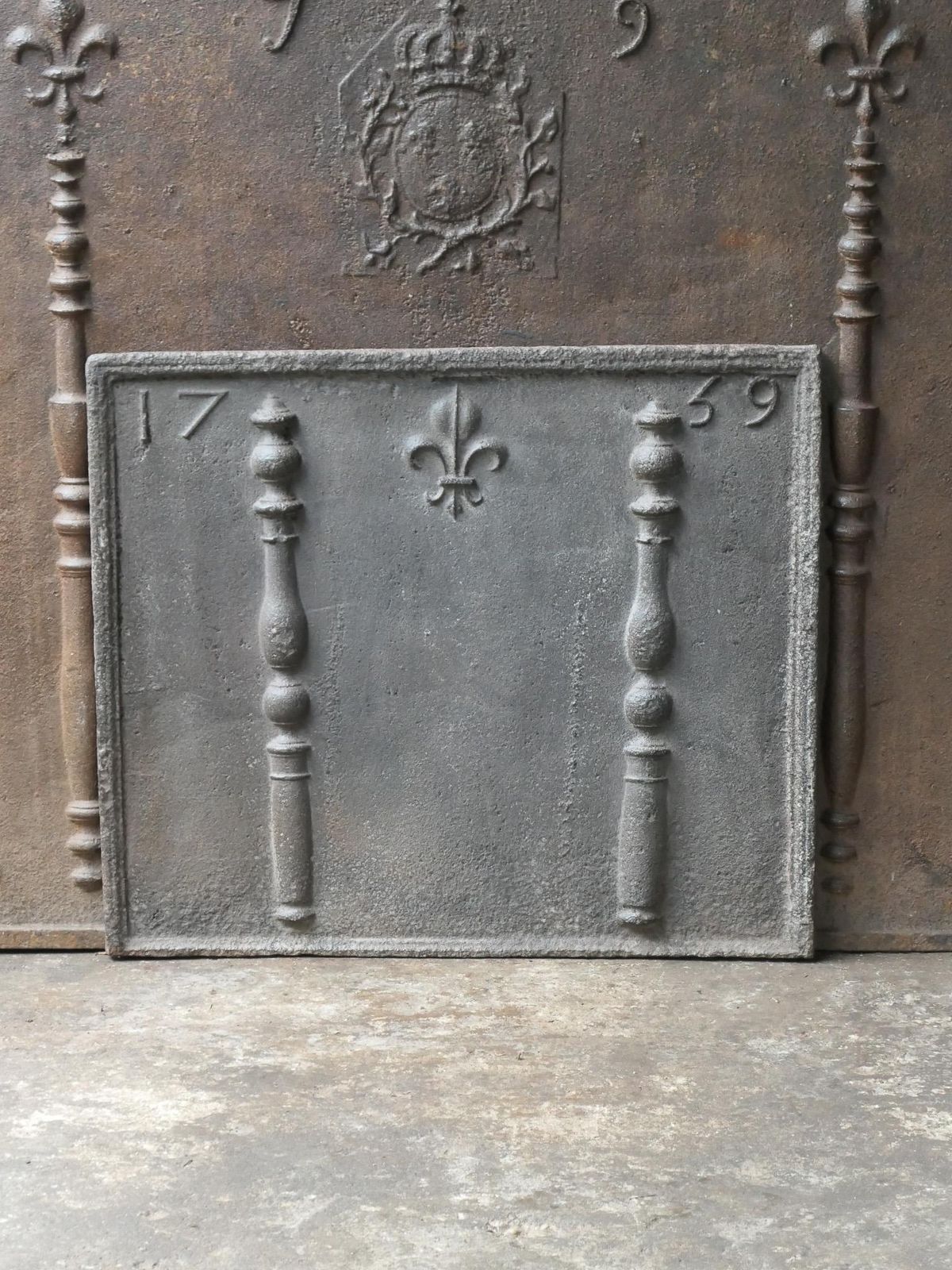 18th C. French Louis XV Fireback / Backsplash With Pillars And Fleur De Lys photo Home Fixtures